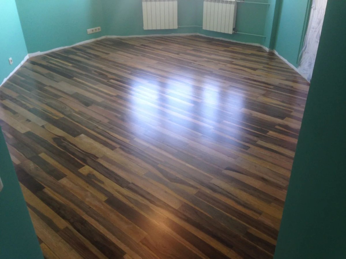 Покрыть паркетную доску лаком