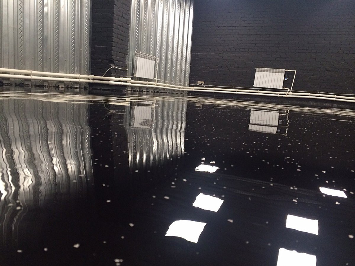 Пол глянцевый заливной