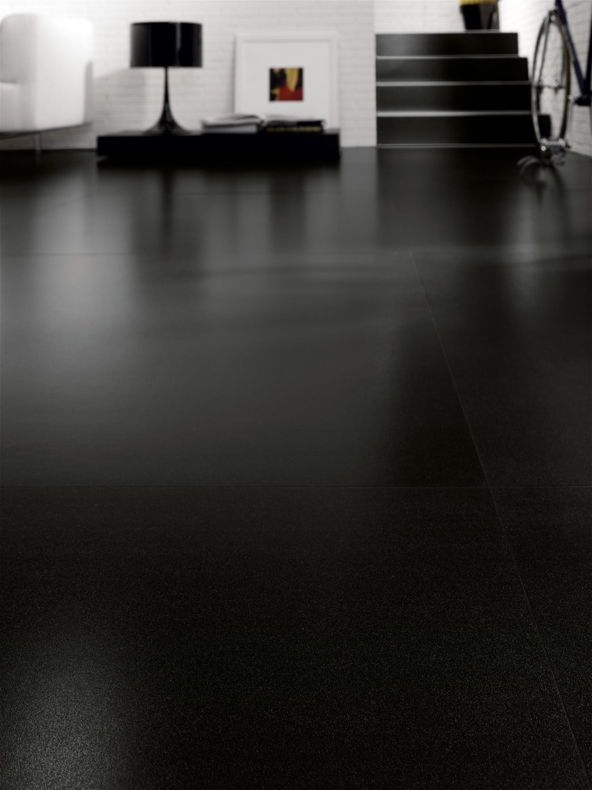 Черная плитка на пол