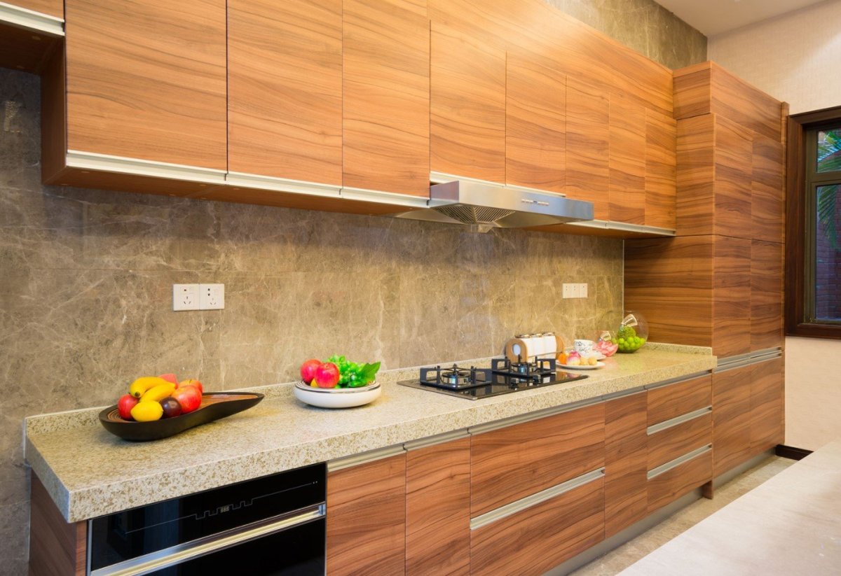 Кухня с деревом современная