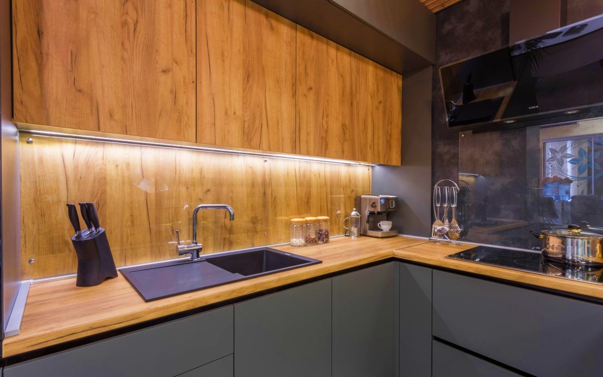 Столешница и фартук для кухни под дерево