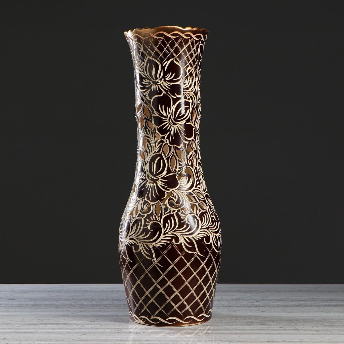 Напольная ваза в интерьере