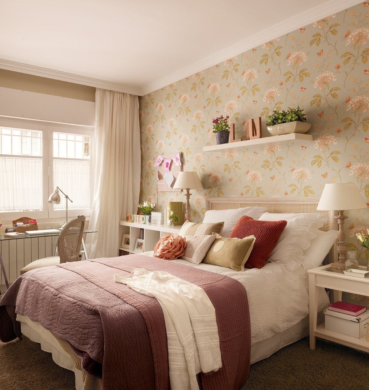 Спальня в пастельных тонах