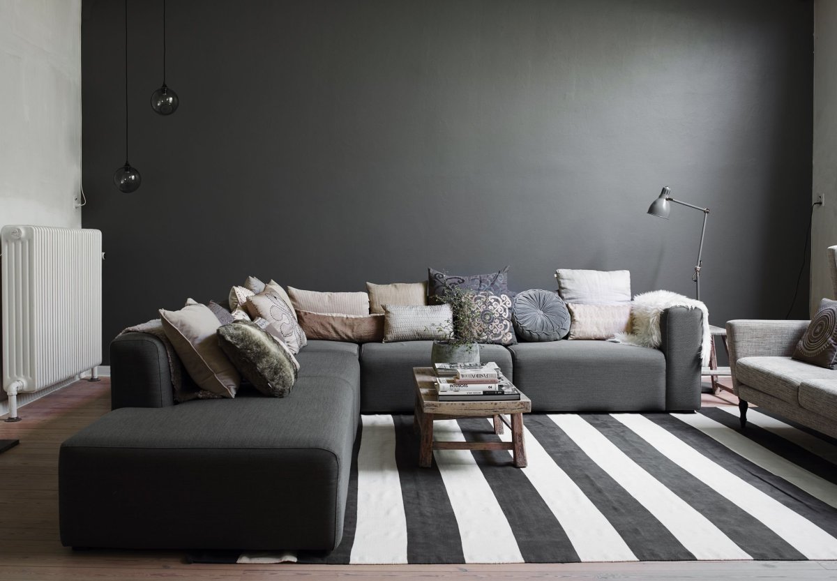 Серые стены в гостиной