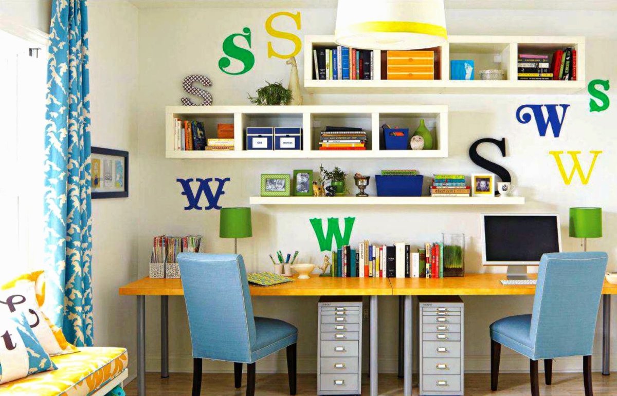 Полки над столом