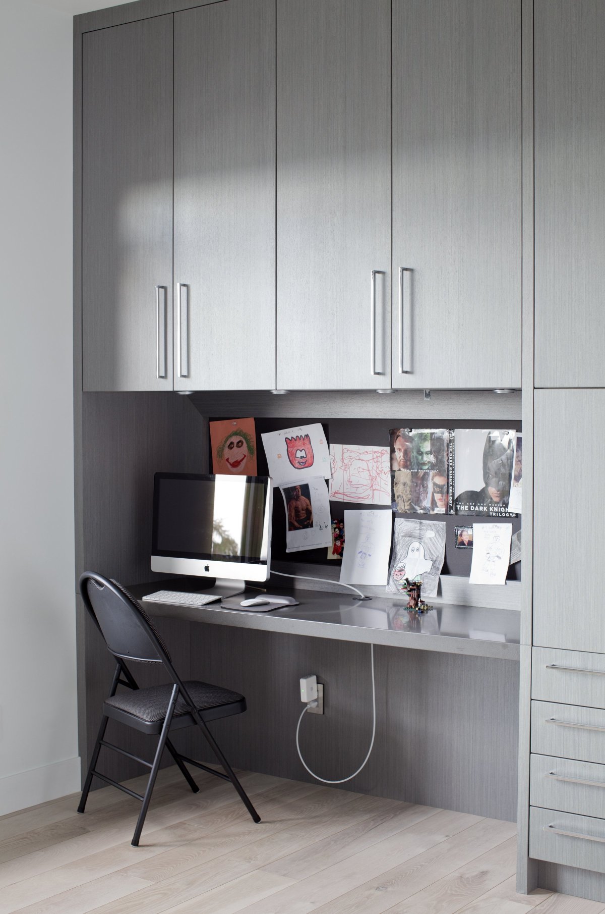 Рабочее место в шкафу