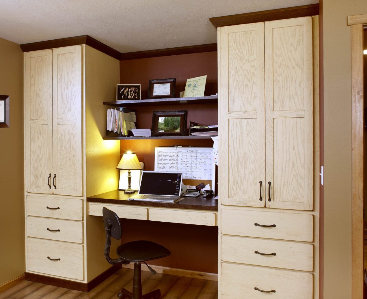 Угловой шкаф купе с компьютерным столом