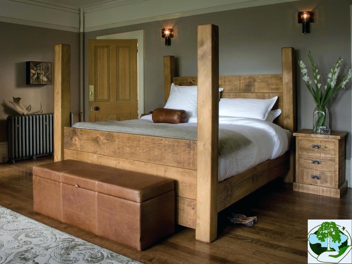 Кровать двуспальная деревянная