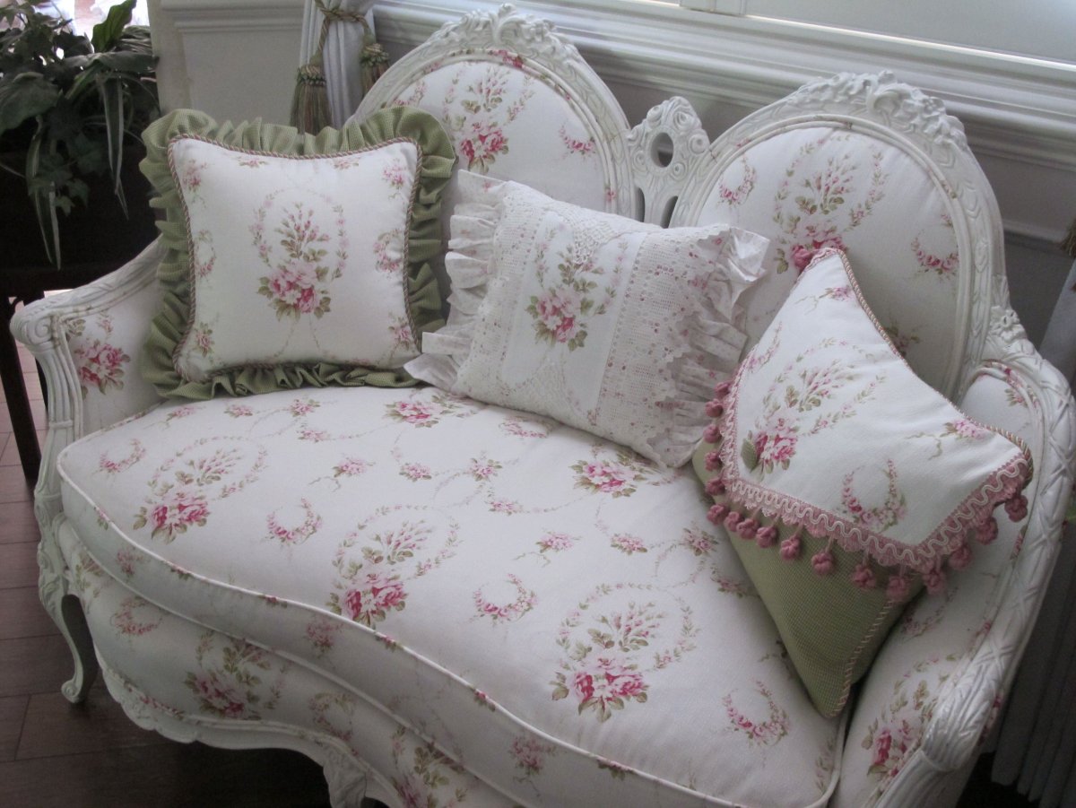 Диванные подушки в стиле Прованс