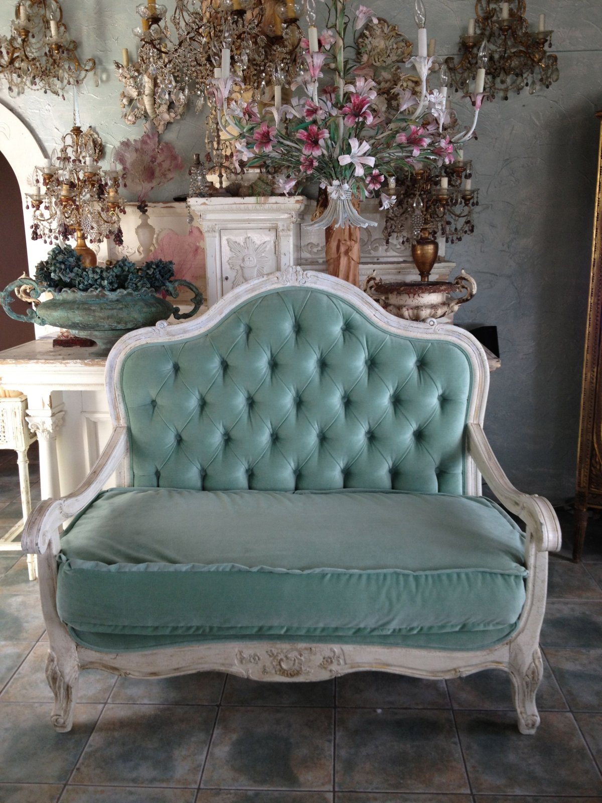 Кресло в стиле шебби Шик