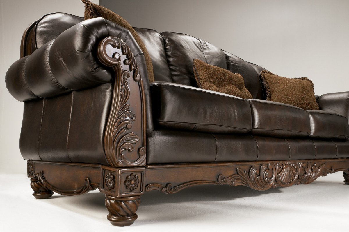 Кожаный диван