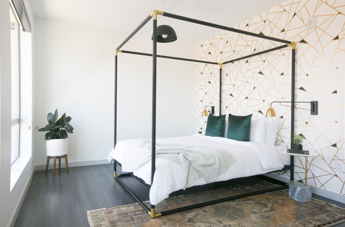 Кровать с балдахином