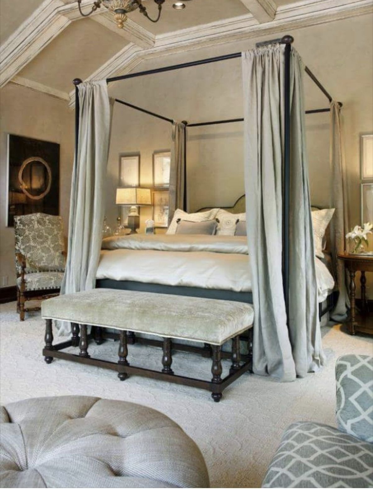 Кровать с балдахином