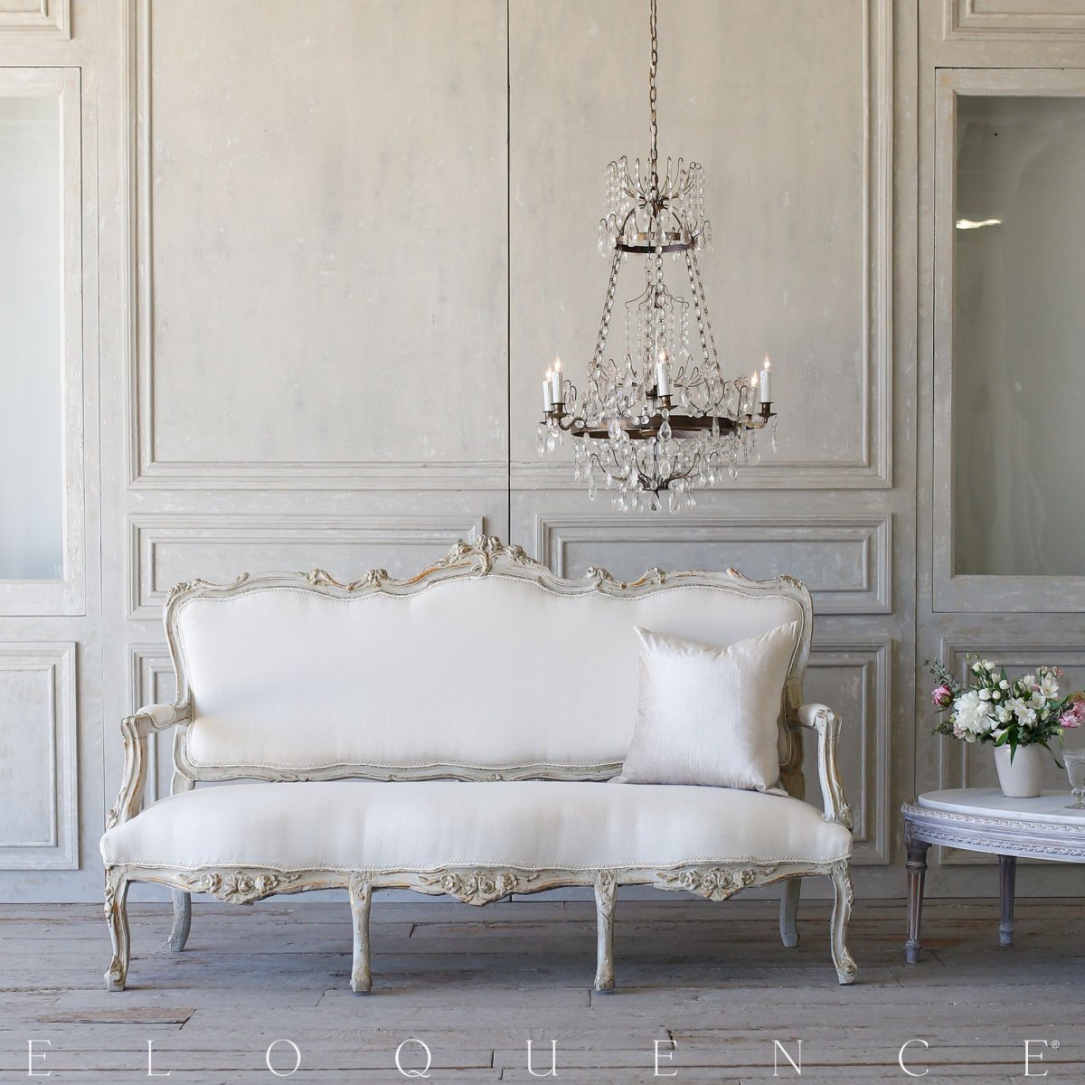 Диванчик во французском стиле