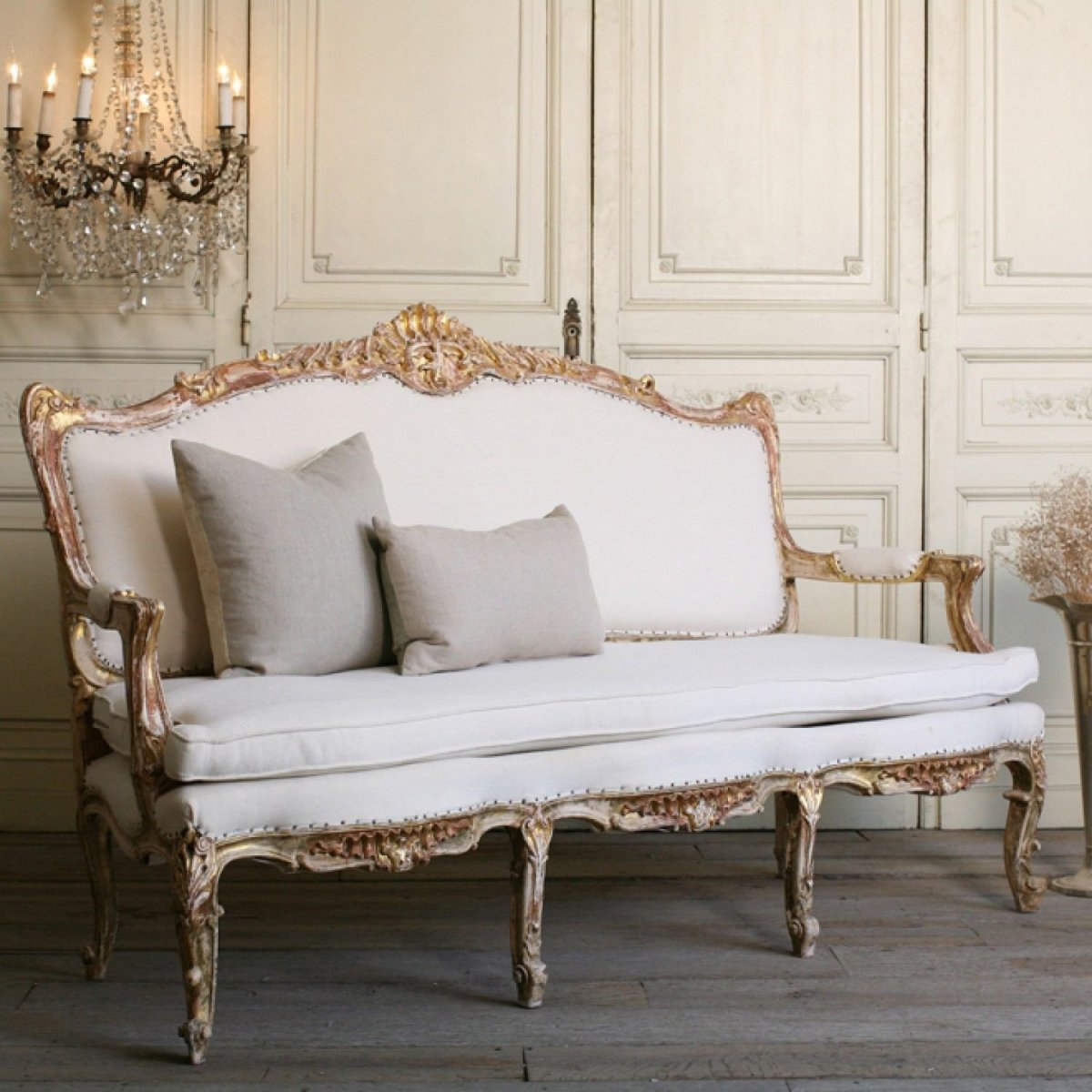 Мягкая мебель во французском стиле