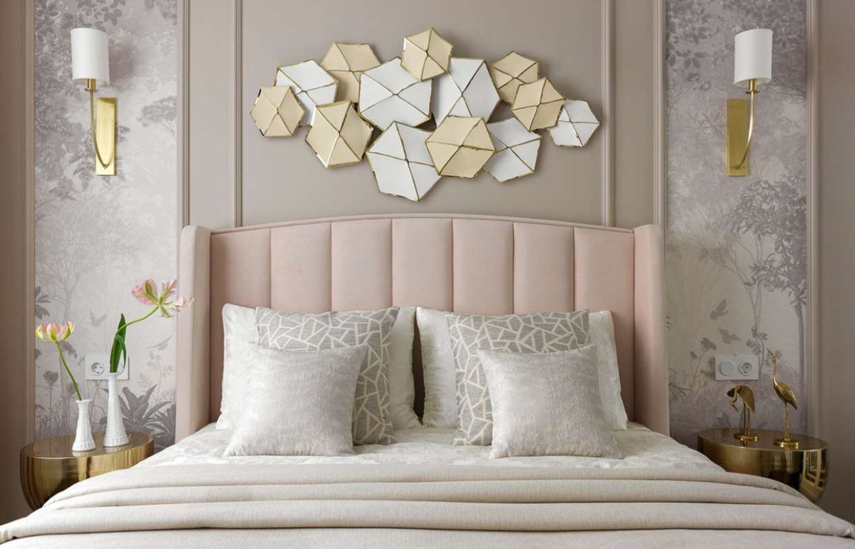 Панно в интерьере спальни