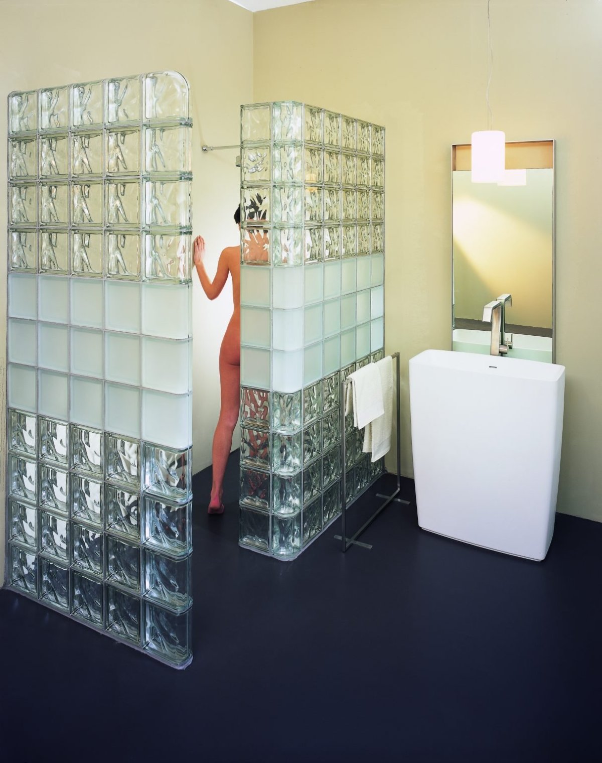 Стеклянные блоки для перегородок