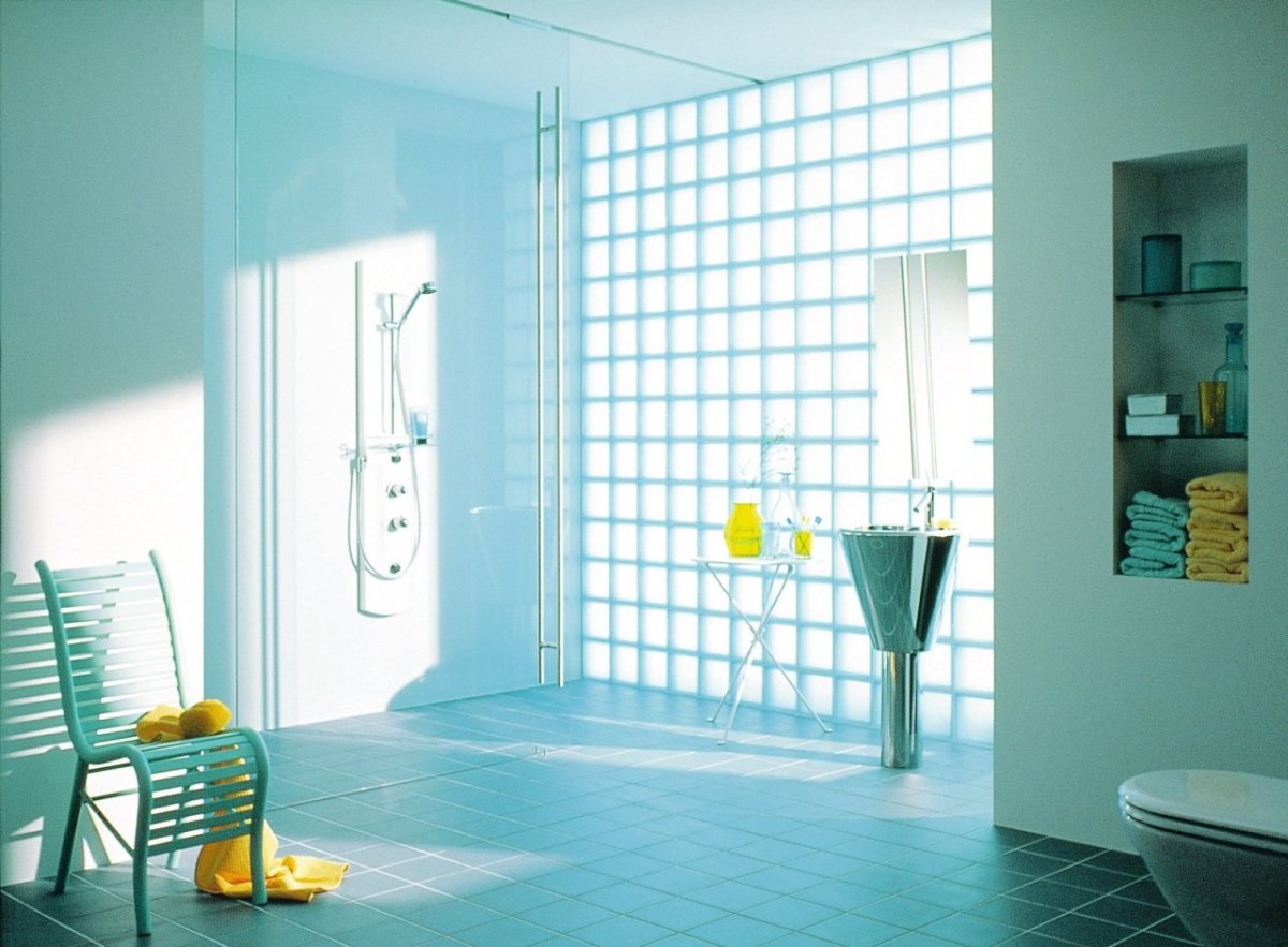 Стеклянные блоки для перегородок и душевых