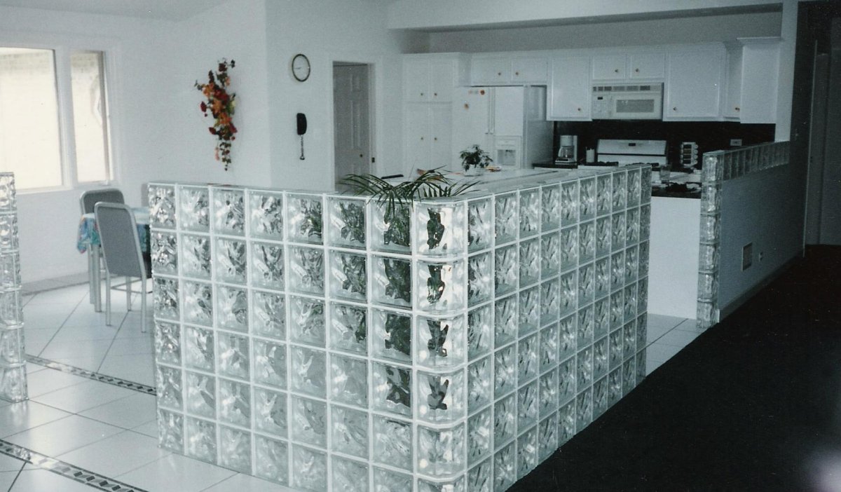 Стеклянные кирпичи и стеклоблоки