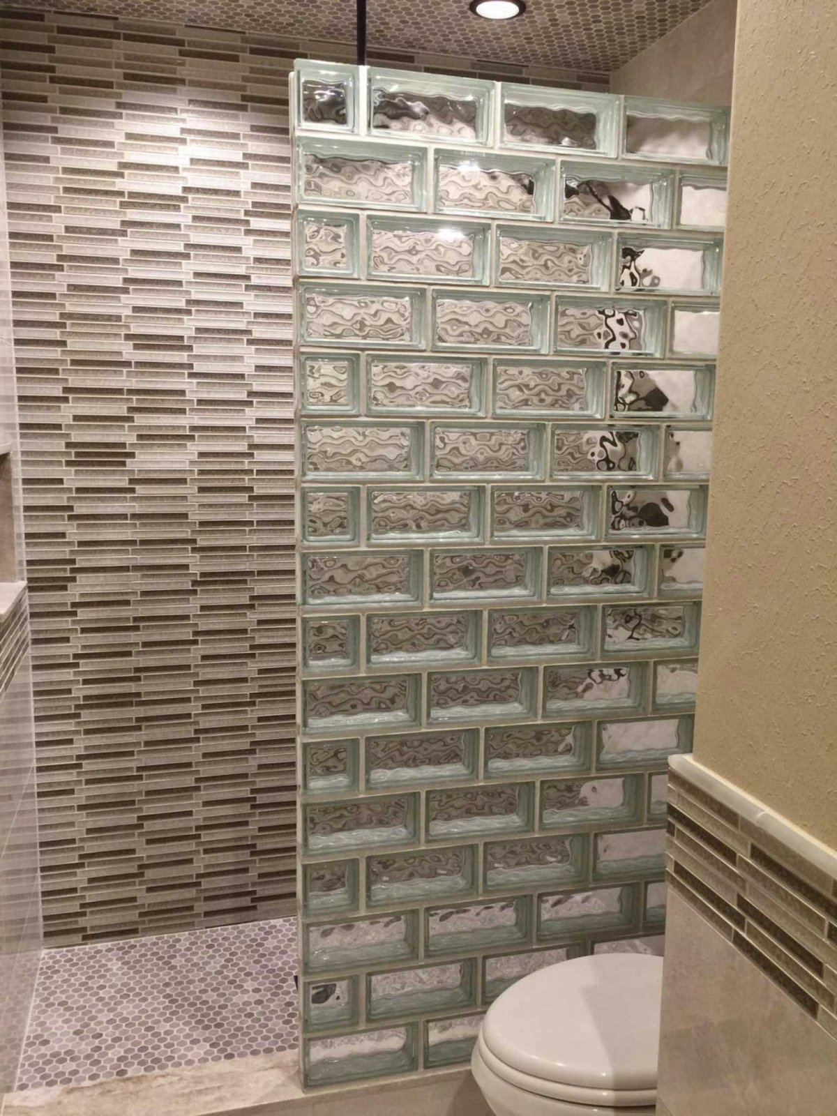 Стеклоблоки в интерьере