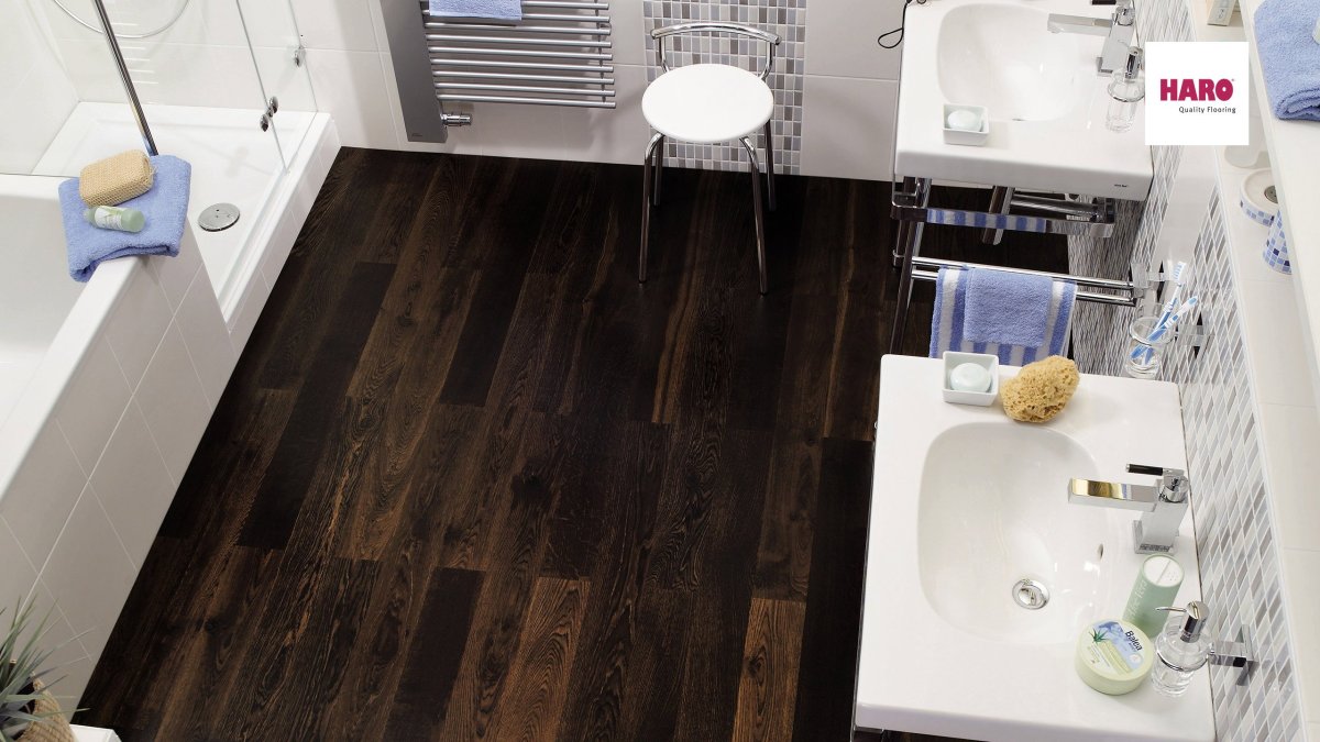 Паркетная доска в ванную комнату