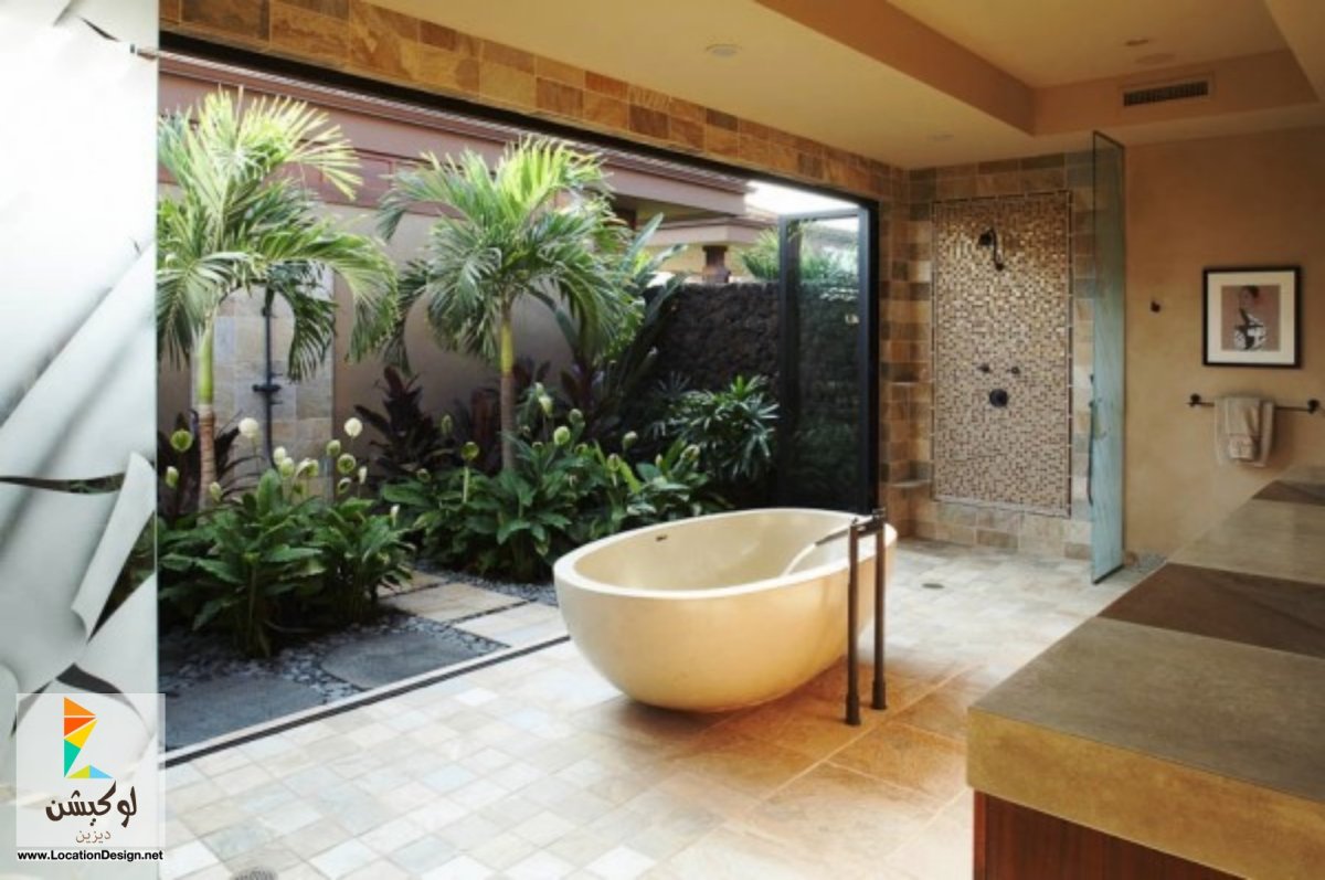 Ванная в тропическом стиле в доме