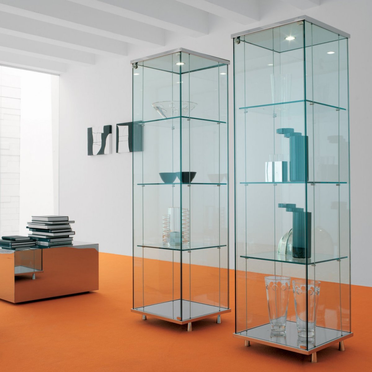 SS 603 стеклянная витрина