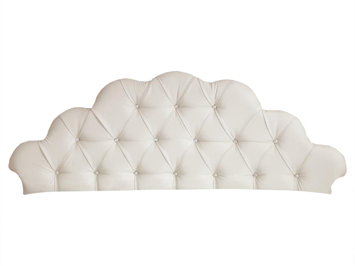 Кровать с мягкой спинкой