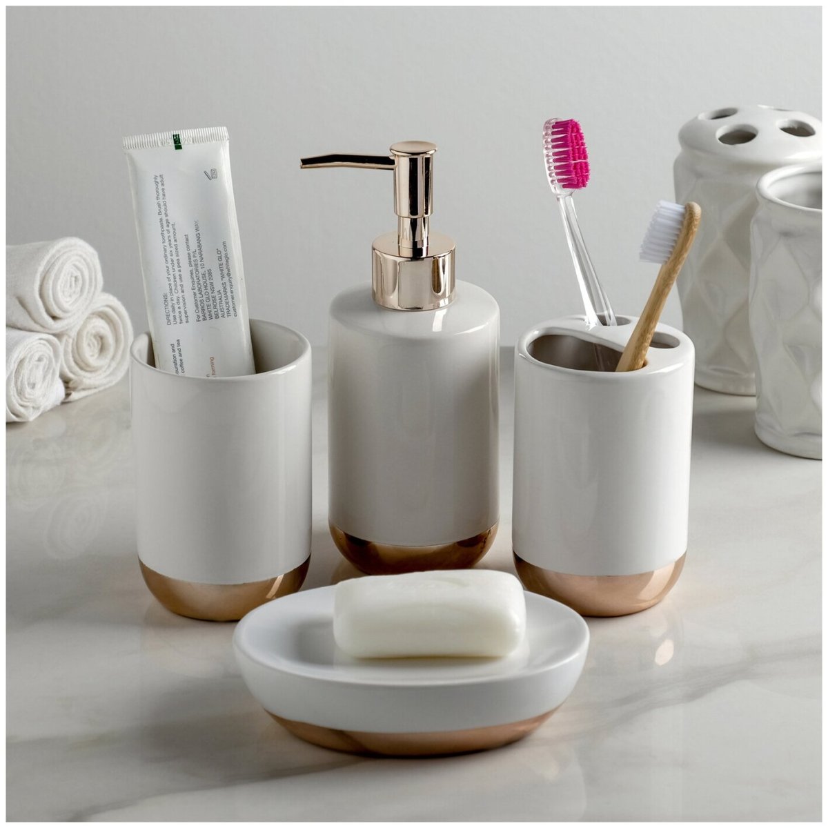 Набор аксессуаров для ванной комнаты