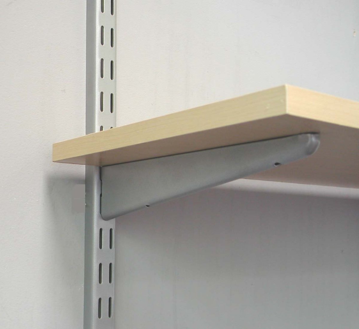 МДМ кронштейны для полок