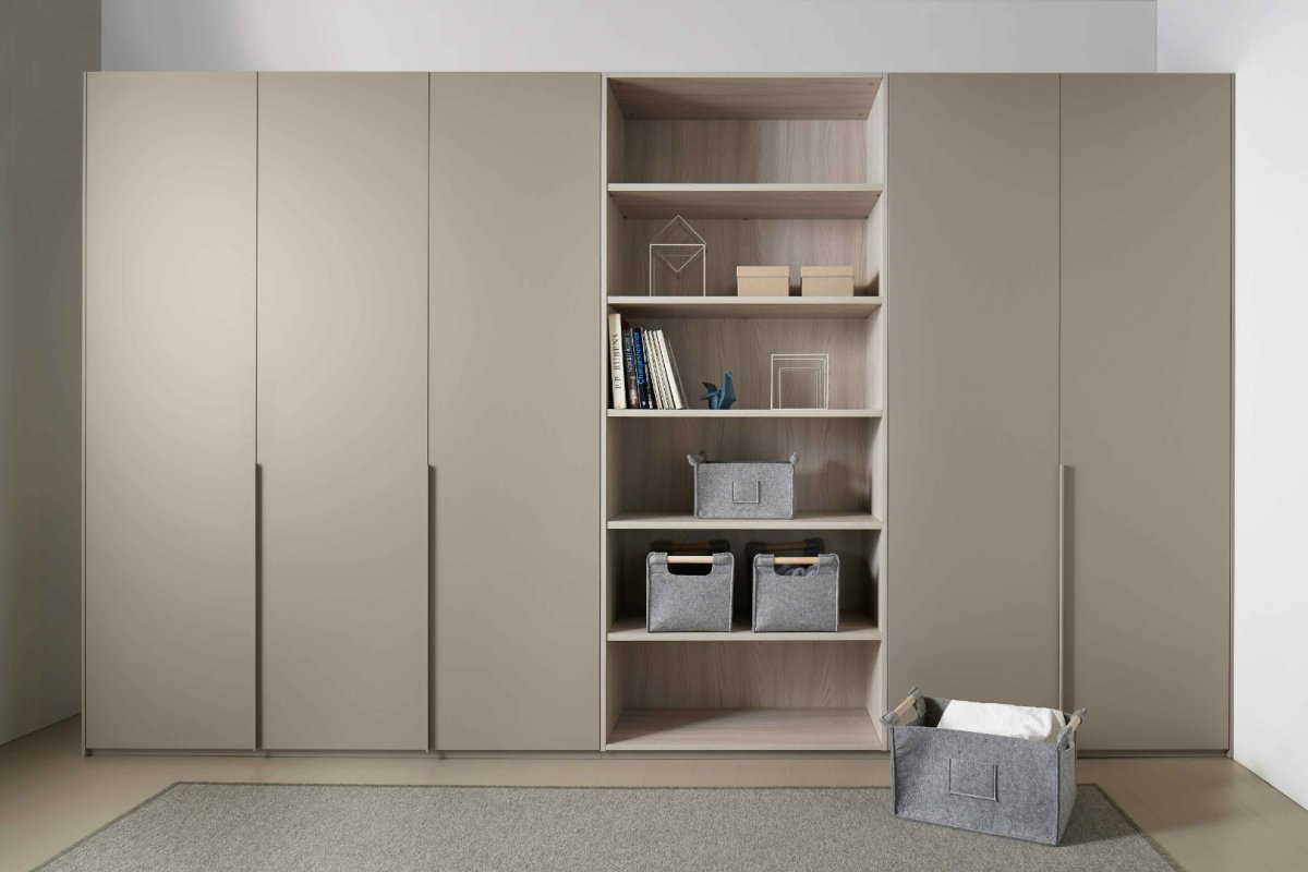 Шкаф ikea с распашными дверьми 120x58x236