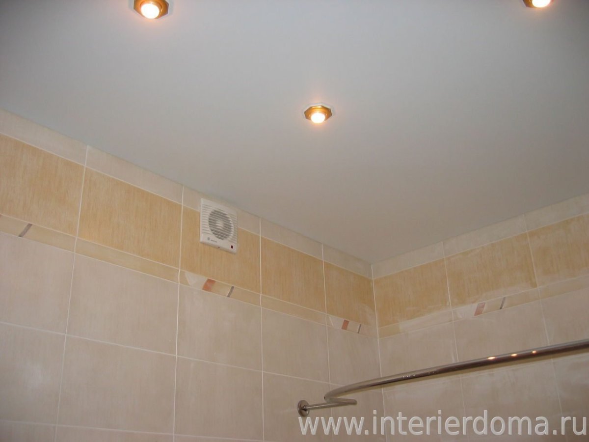 Гипсокартонный потолок в ванной