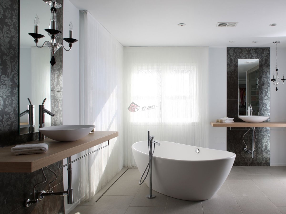 Отдельностоящая ванна в интерьере