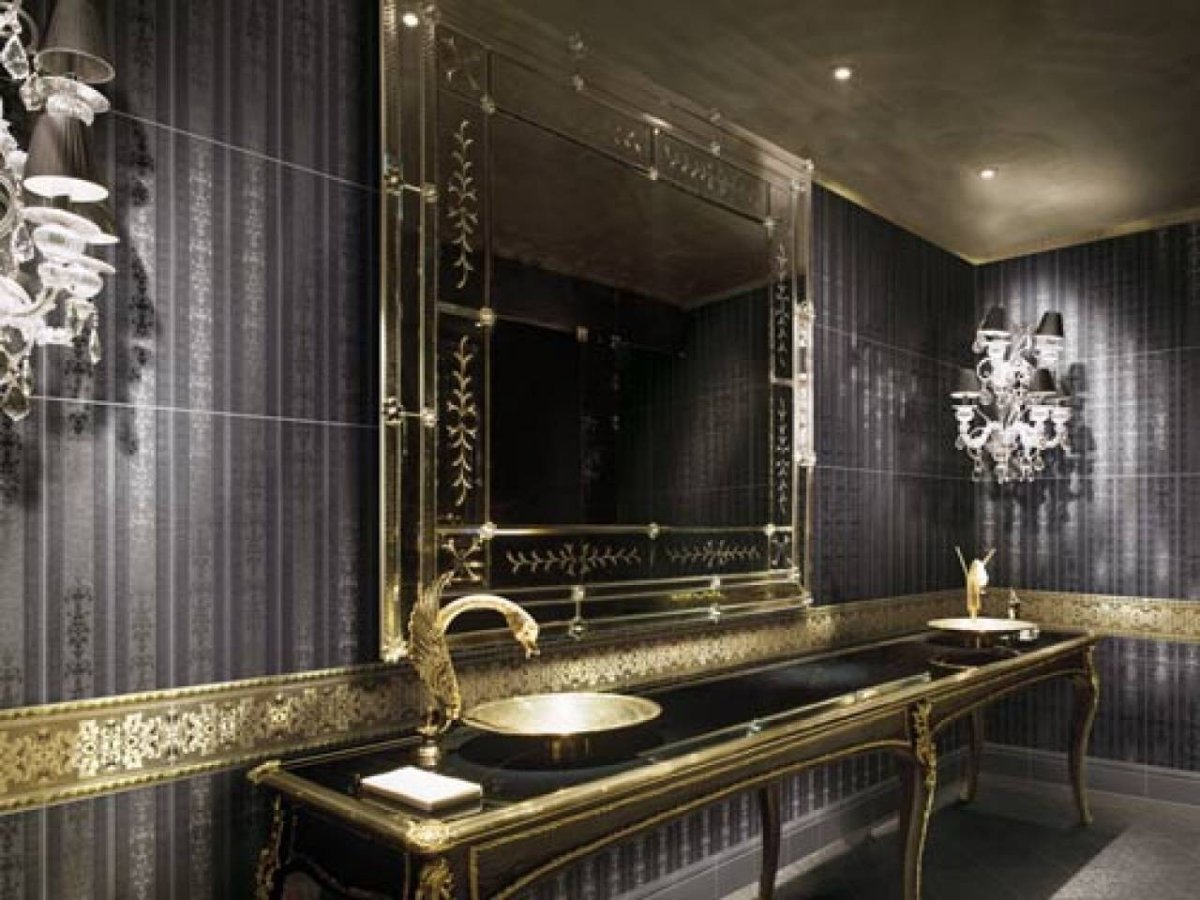 Ванна в стиле Версаче