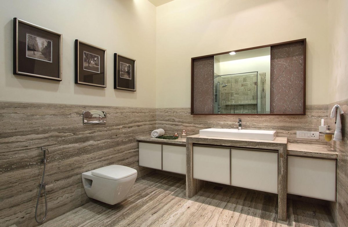 Сочетание плитки и дерева