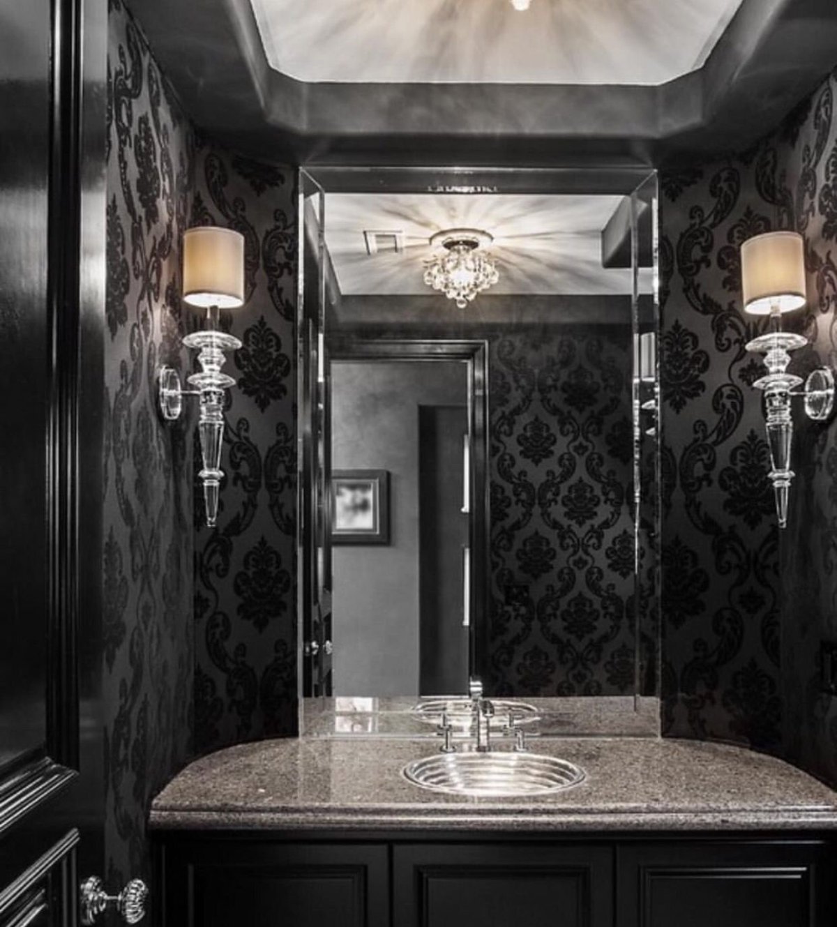 Черная ванная комната
