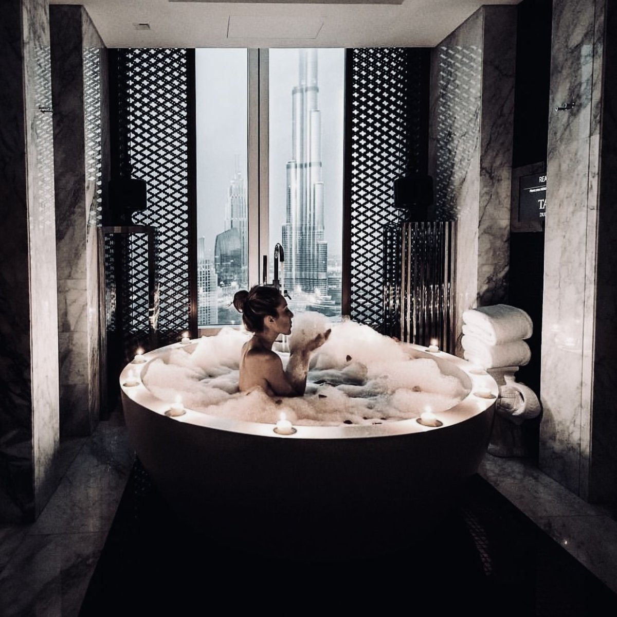 Шикарная ванная комната