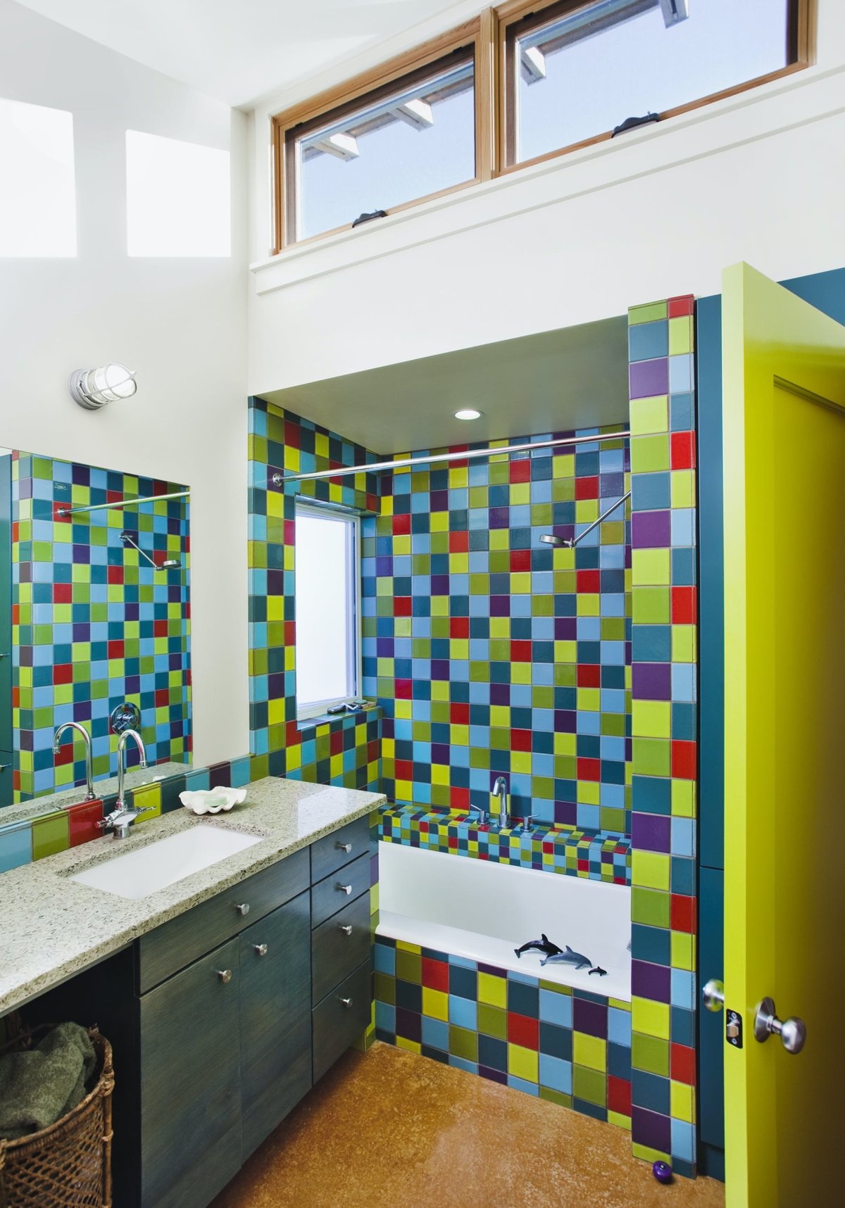 Яркая плитка для ванной
