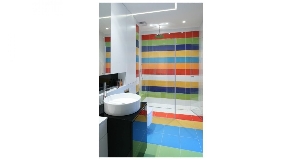 Яркая плитка для ванной комнаты