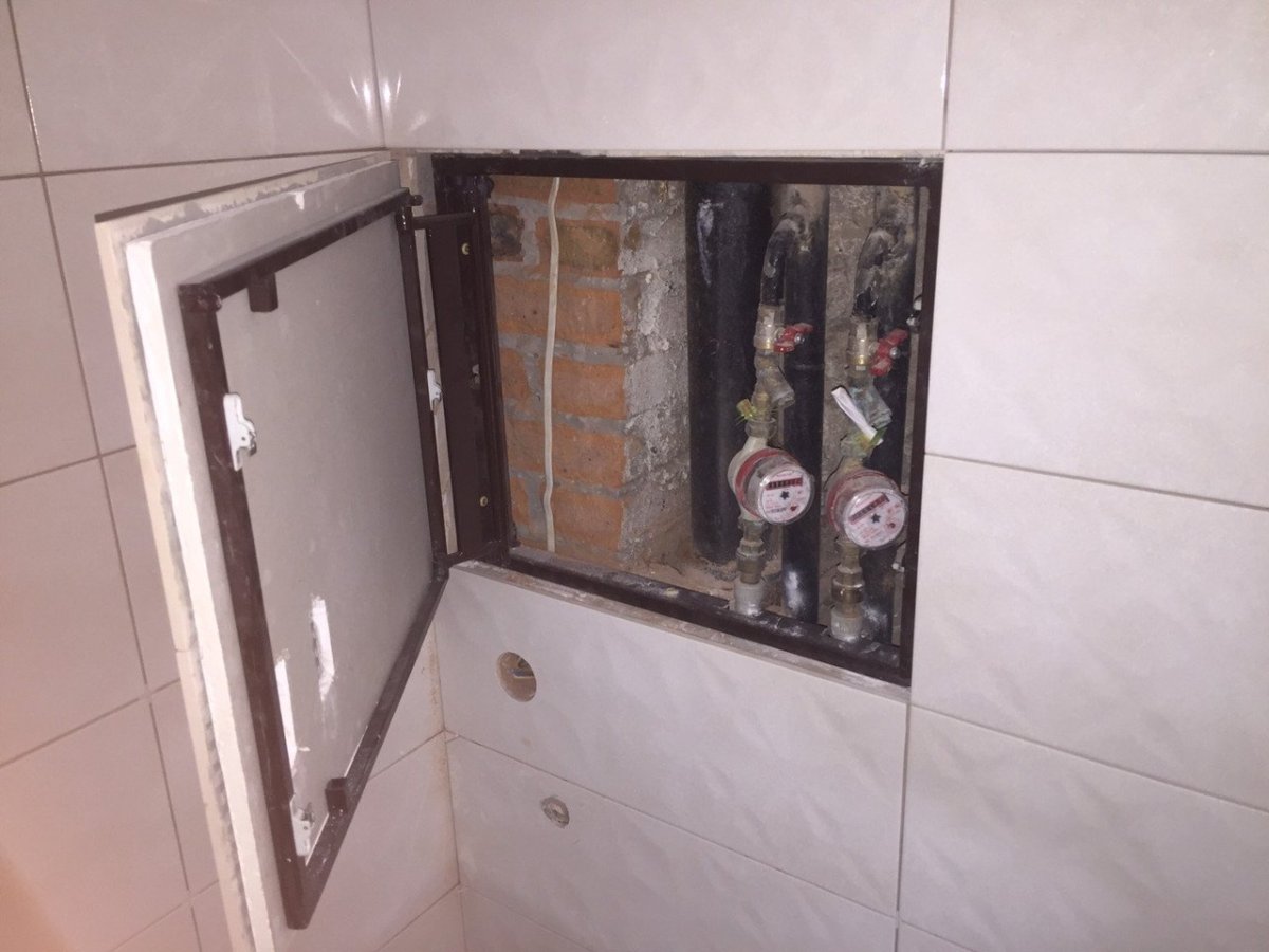 Люк ревизионный под плитку 300х400