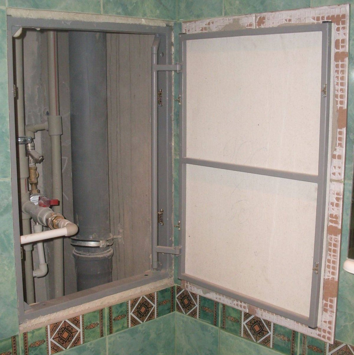 Люк ревизионный под плитку 600х1200