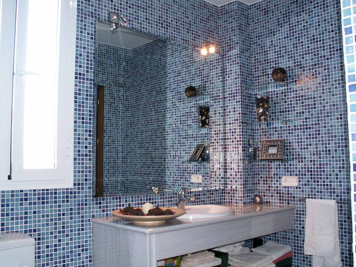 Мозаичная плитка в ванну