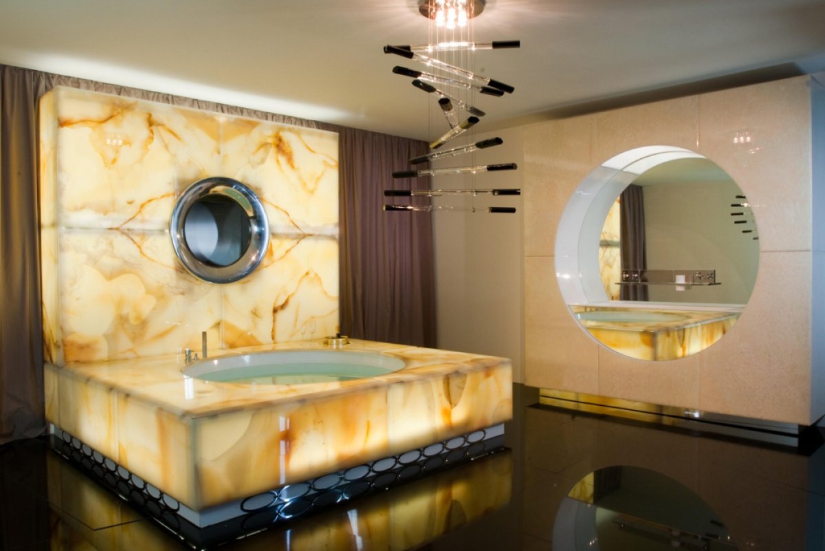 Ванна в Камне Оникс