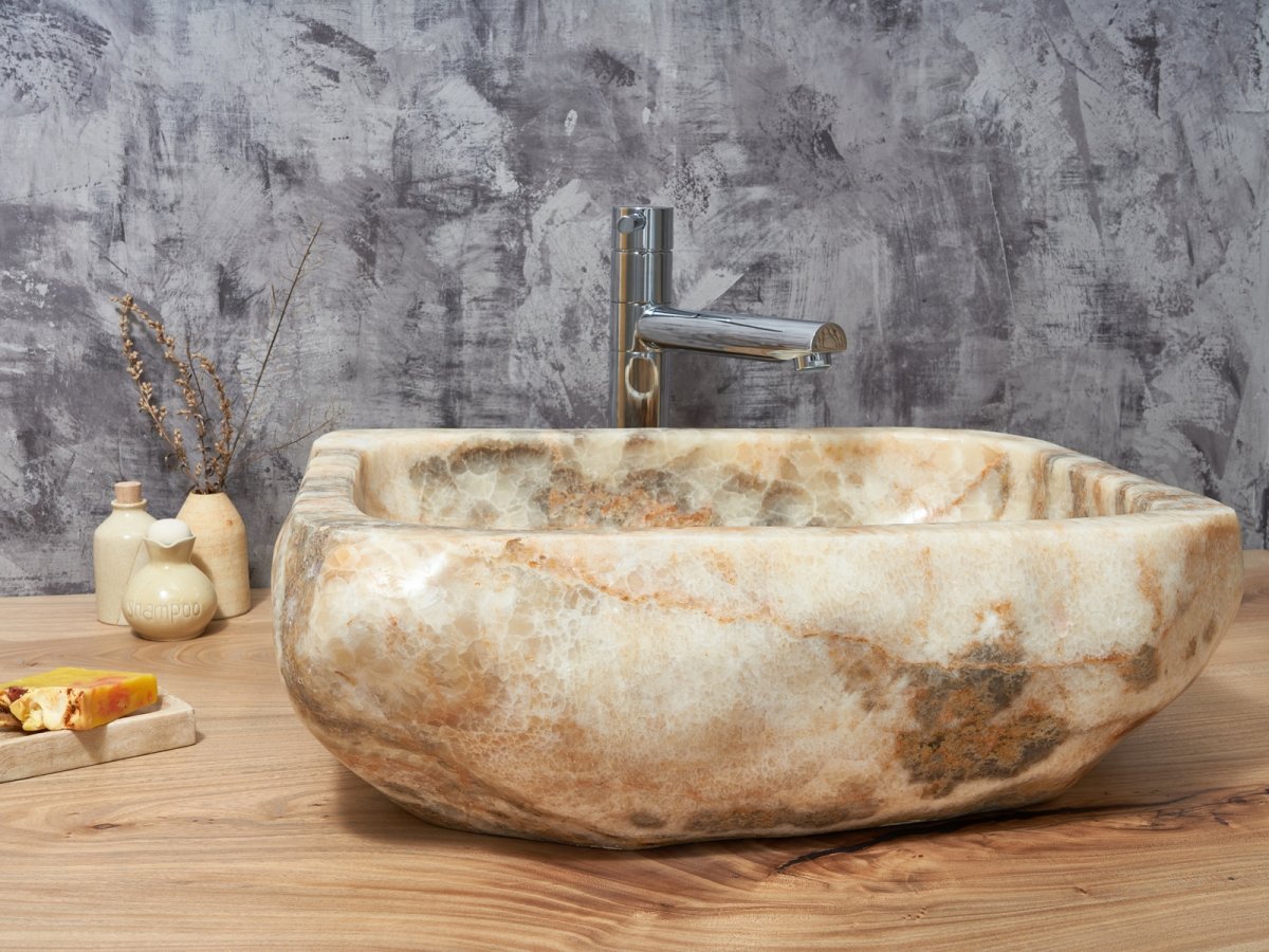 Раковина из камня Оникс