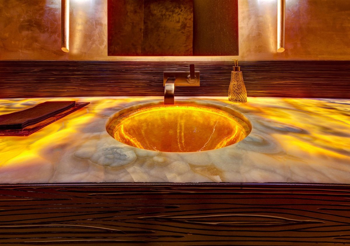 Раковина из камня Оникс