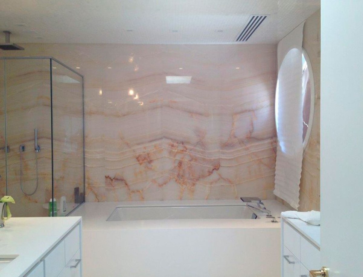 Ванная отделка из оникса