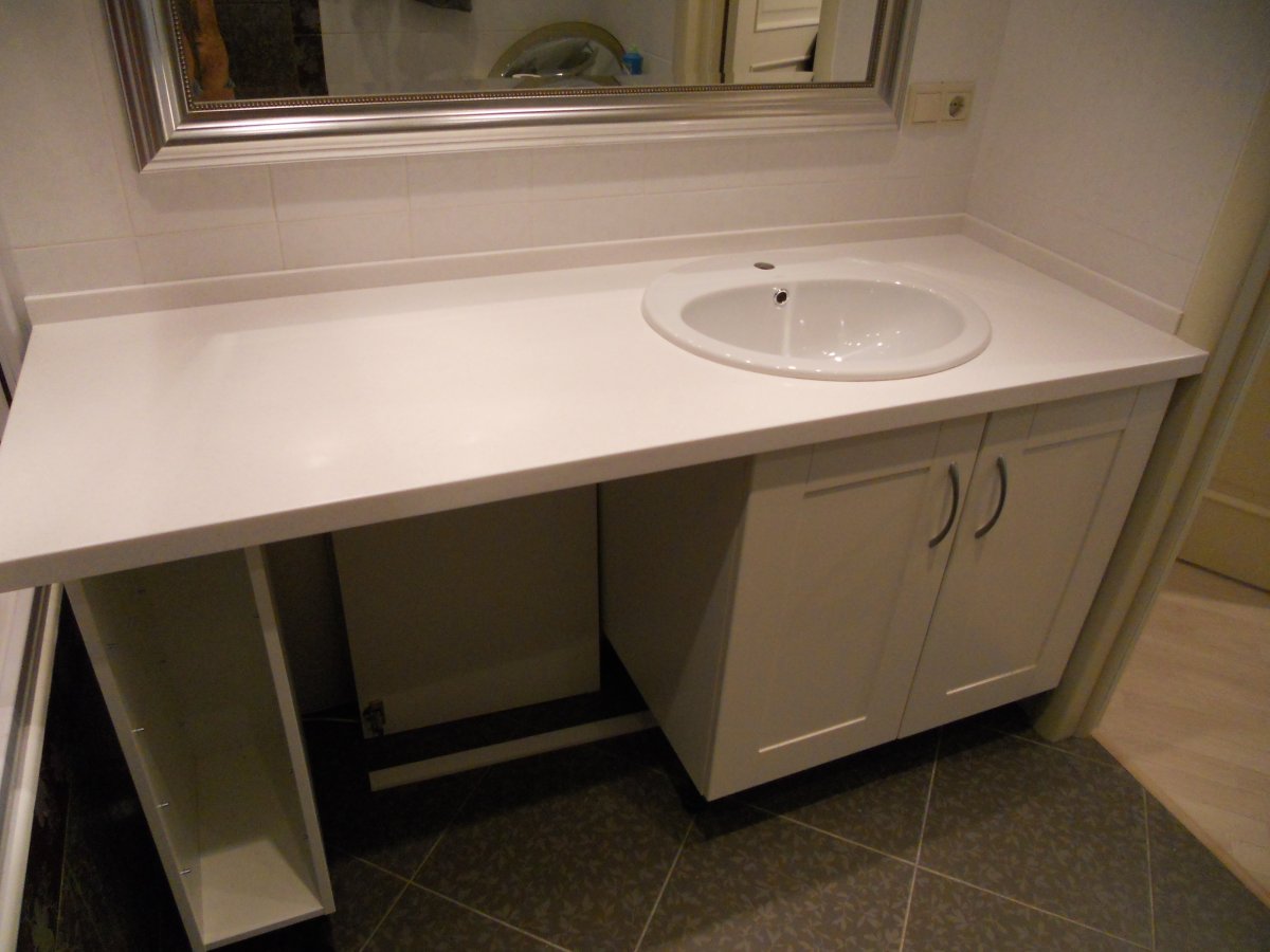 Ванная раковина со столешницей