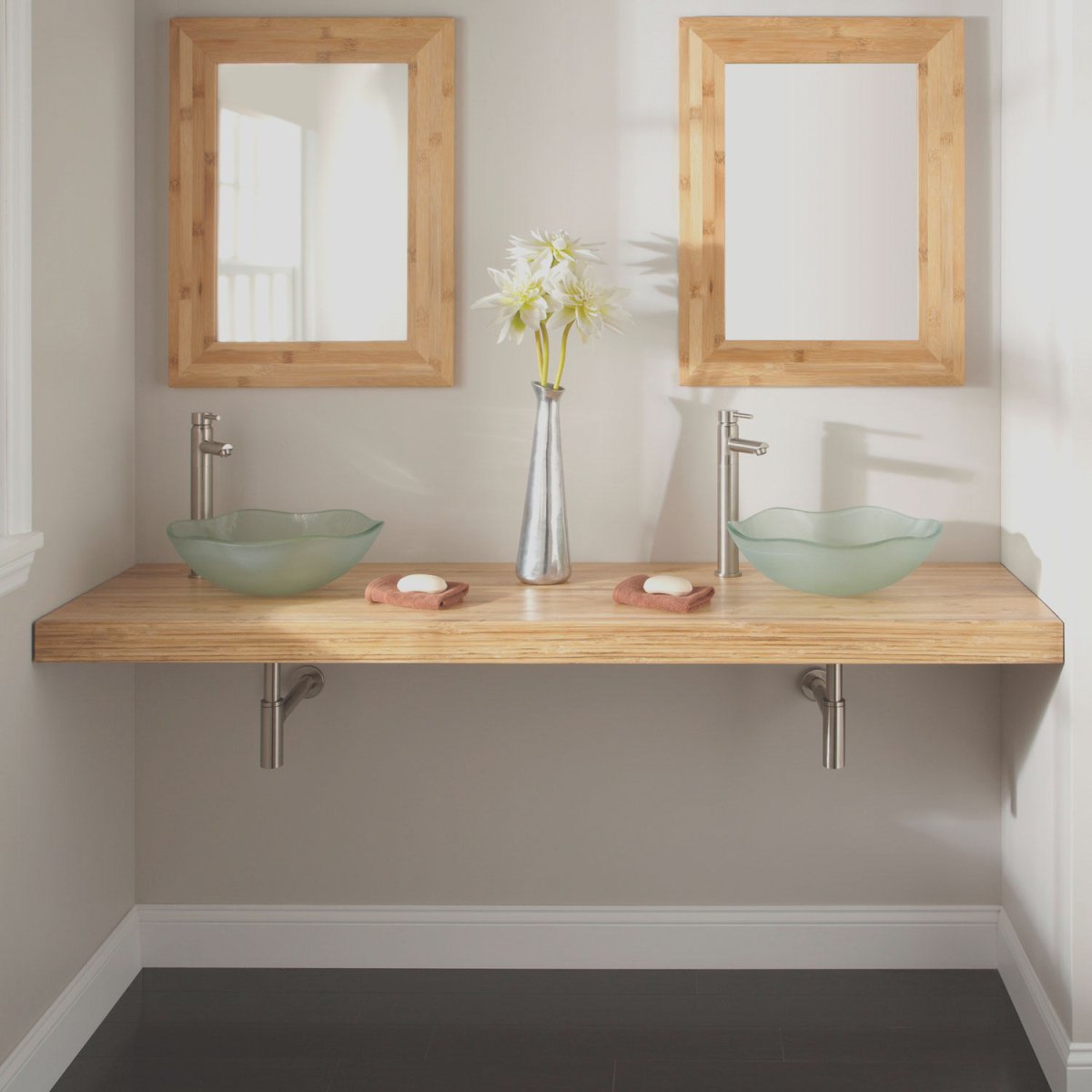 Деревянная столешница в ванную под раковину