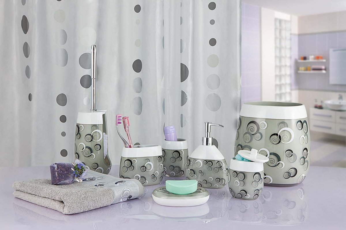 Принадлежности для ванной комнаты и туалета