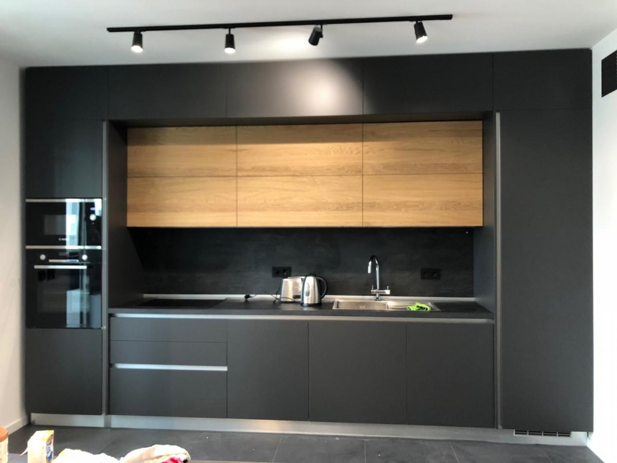 Кухонный гарнитур с антресолями